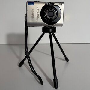 Canon PowerShot SD770 IS Digital ELPH 10 megapixels camera